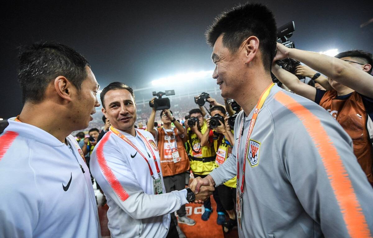 英雄联盟-包含中超倒计时，阿森纳赛后内部沟通，细节引发关注，赛场秩序良好，更衣室氛围转暖的词条